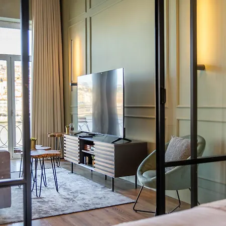 Riverside Oasis By Lovelystay *