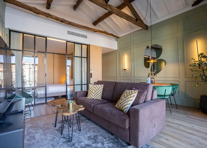 Riverside Oasis By Lovelystay